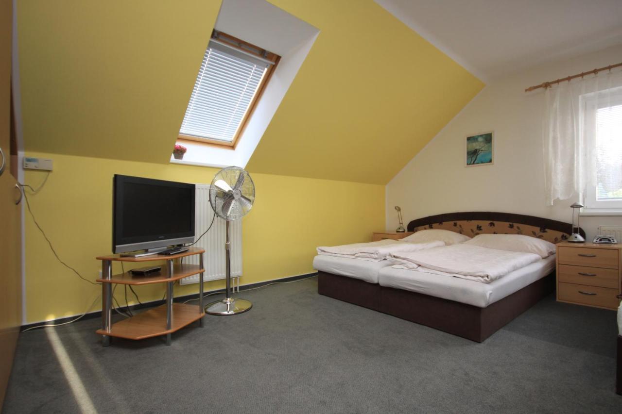 Apartman Pod Cernou Horou Rožnov pod Radhoštěm Exterior foto