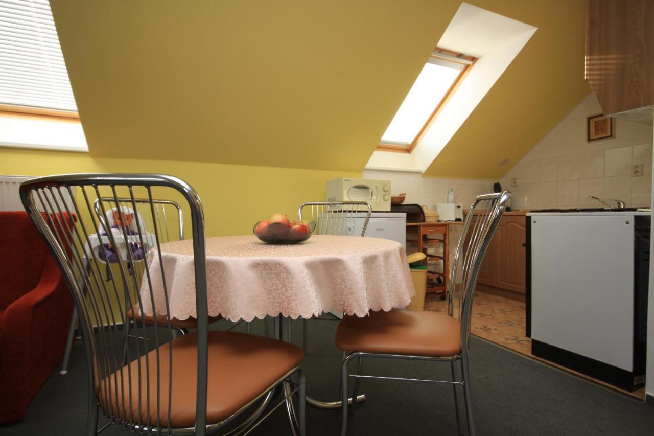 Apartman Pod Cernou Horou Rožnov pod Radhoštěm Exterior foto